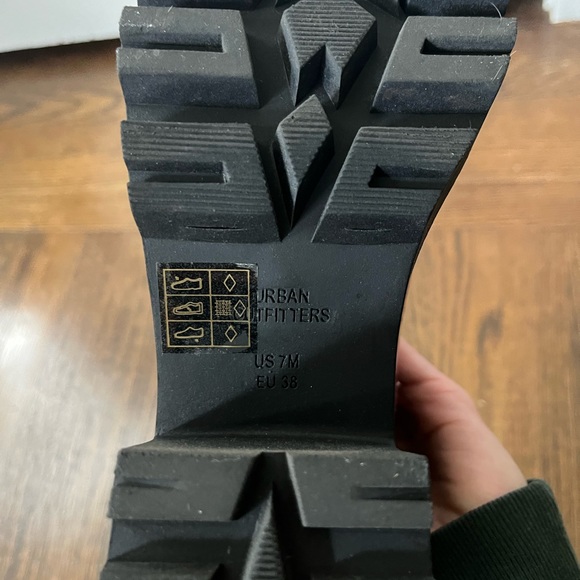 Red crocodile skin urban outfitters boots - Picture 3 of 4